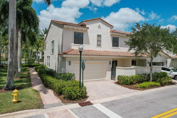 Attached, Exterior, Facade, Spanish Mediterranean