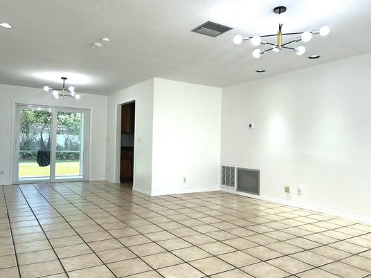 Empty room, Interior, Pendant Lights, Recessed Lighting