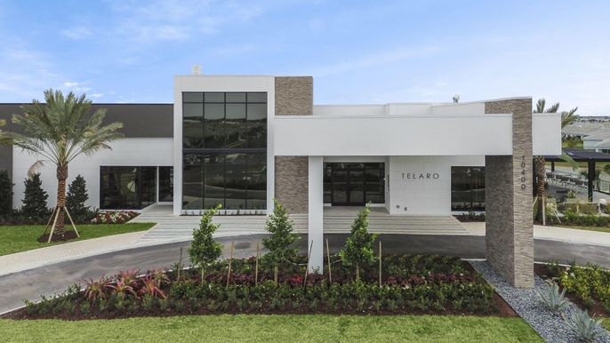 Exterior, Facade, Modern