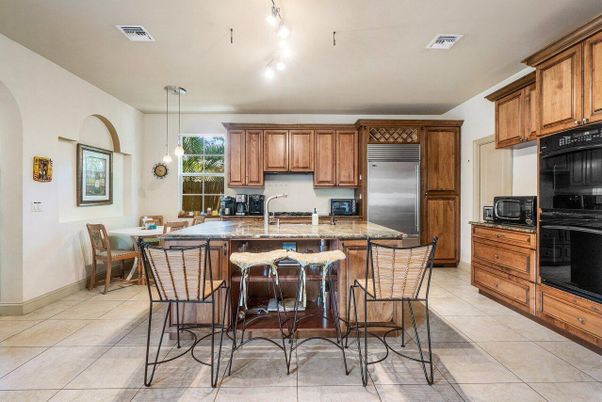 Dining room, Interior, Kitchen, Pendant Lights, Stainless Steel Appliances