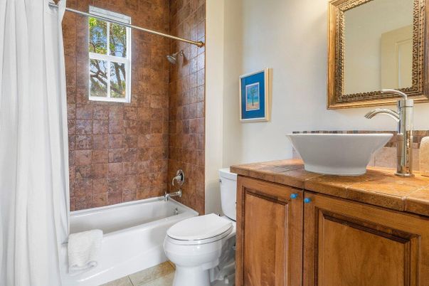 Bathroom, Interior, Tile Countertops