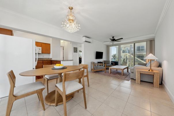 Chandelier, Dining room, Interior, Kitchen, Living room