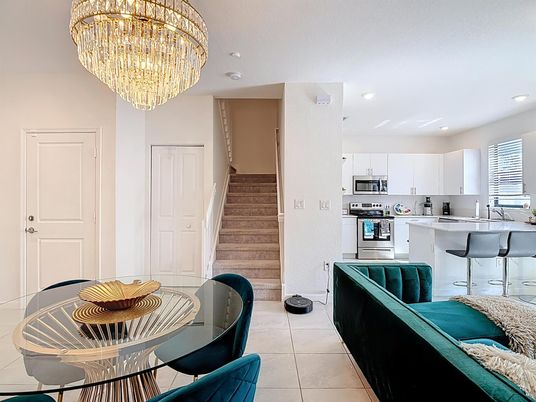Chandelier, Dining room, Interior, Kitchen, Recessed Lighting, Stainless Steel Appliances