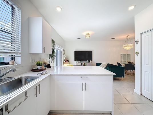Chandelier, Dining room, Interior, Kitchen, Recessed Lighting