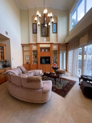 Chandelier, Interior, Living room