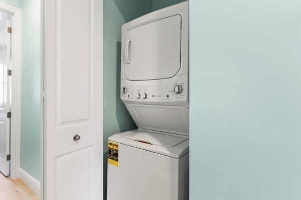Interior, Utility Closets, Washer, Wood Texture Flooring