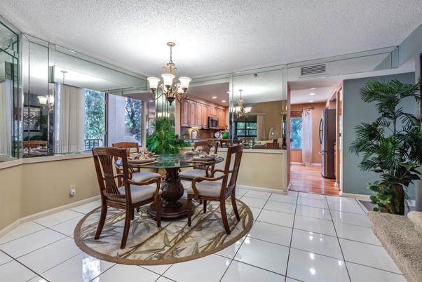 Chandelier, Dining room, Interior, Kitchen, Recessed Lighting