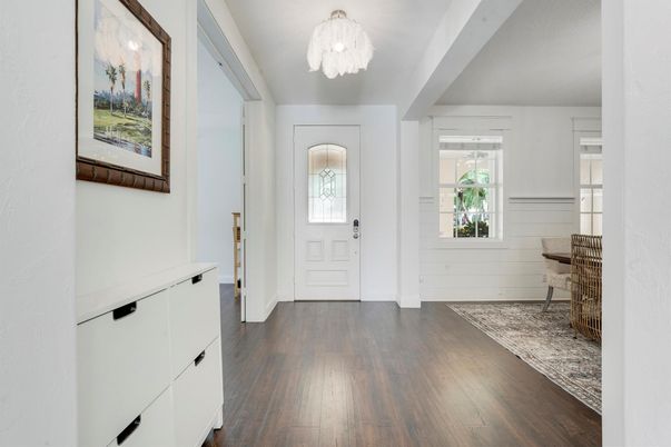Chandelier, Interior, Wood Texture Flooring