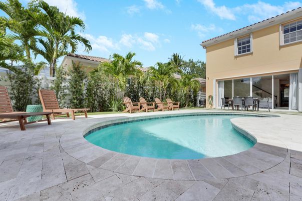 Exterior, Pool