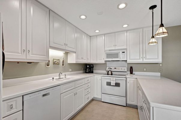 Interior, Kitchen, Pendant Lights, Recessed Lighting