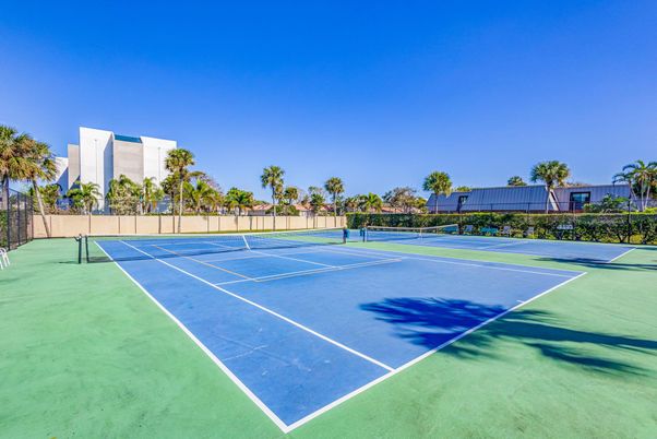 Exterior, Tennis Courts