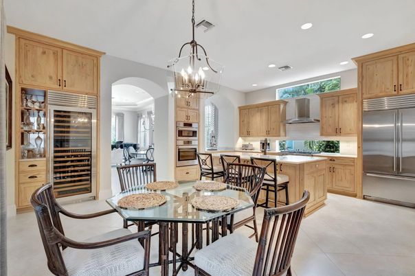 Dining room, Interior, Kitchen, Pendant Lights, Recessed Lighting, Stainless Steel Appliances