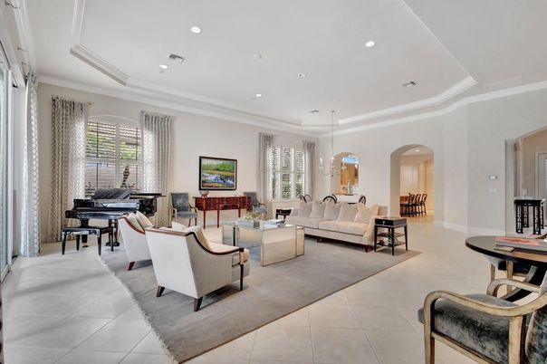 Interior, Living room, Pendant Lights, Piano, Recessed Lighting