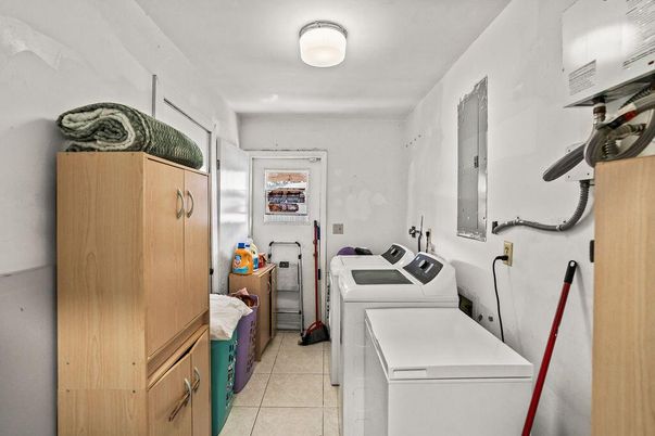Interior, Washer