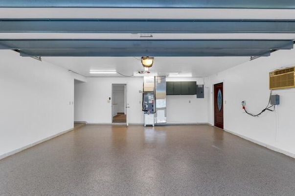 Garage, Interior