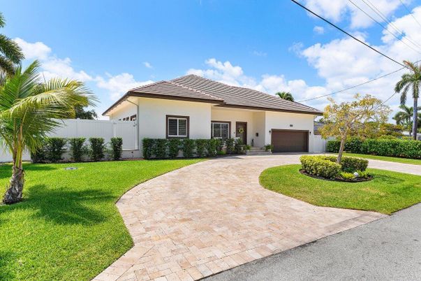 Attached, Backyard, Exterior, Facade, Ranch