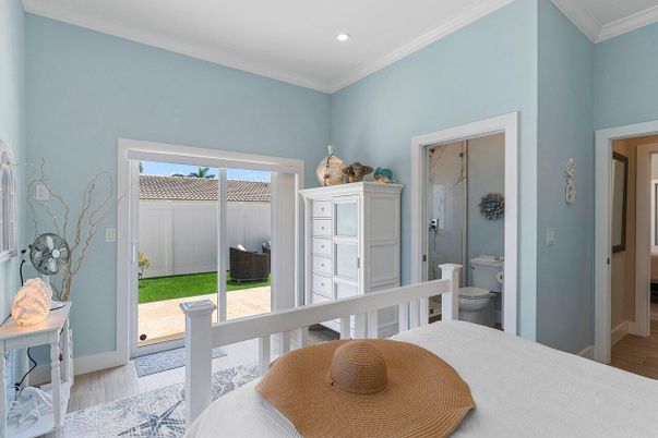 Bathroom, Bedroom, Interior, Recessed Lighting, Wood Texture Flooring