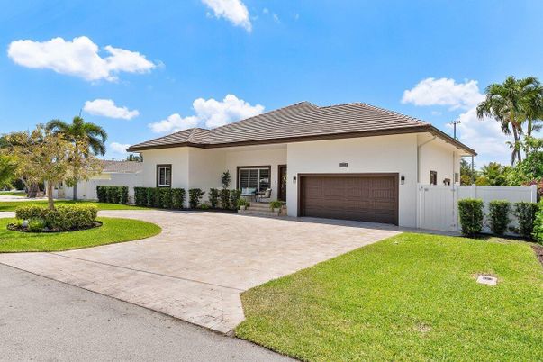 Attached, Backyard, Exterior, Facade, Ranch