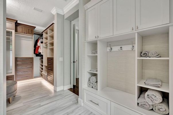 Interior, Walk-in Closets, Wood Texture Flooring