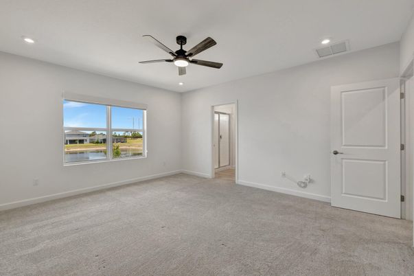 Empty room, Interior, Recessed Lighting