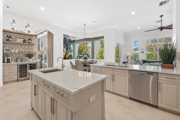Dining room, Interior, Kitchen, Pendant Lights, Recessed Lighting, Stainless Steel Appliances