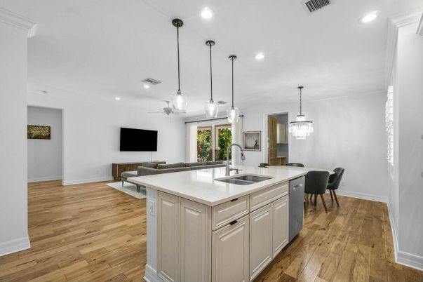 Dining room, Interior, Kitchen, Pendant Lights, Recessed Lighting, Wood Texture Flooring