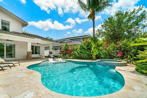 Exterior, Pool