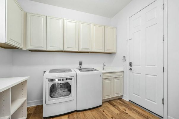 Interior, Washer, Wood Texture Flooring