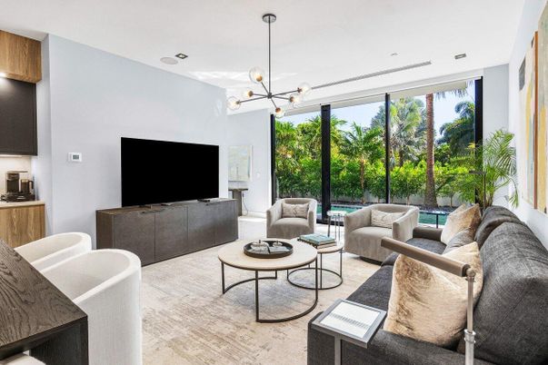 Interior, Living room, Pendant Lights, Recessed Lighting