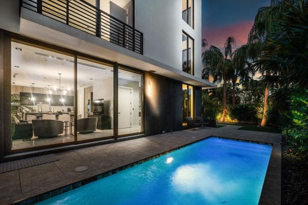 Exterior, Pool