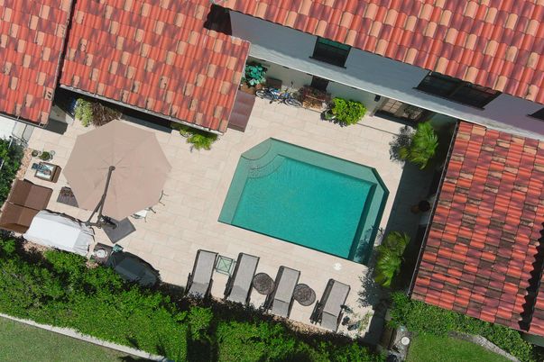 Exterior, Drone