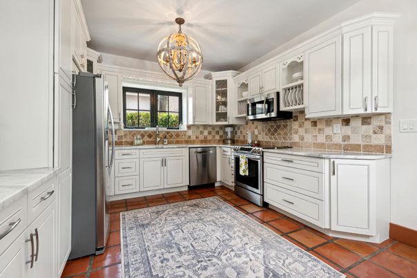 Chandelier, Interior, Kitchen, Pendant Lights, Stainless Steel Appliances