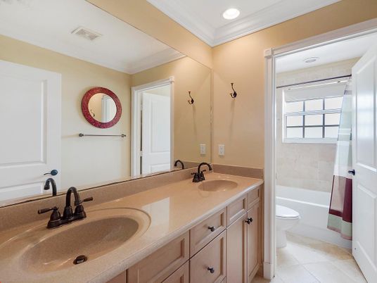 Bathroom, Dual Sink Vanities, Interior, Recessed Lighting
