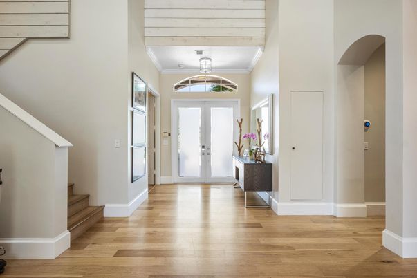 Chandelier, Interior, Wood Texture Flooring