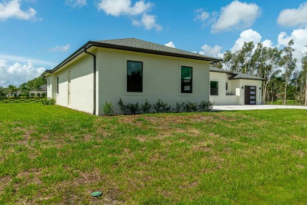 Backyard, Detached Garage, Exterior