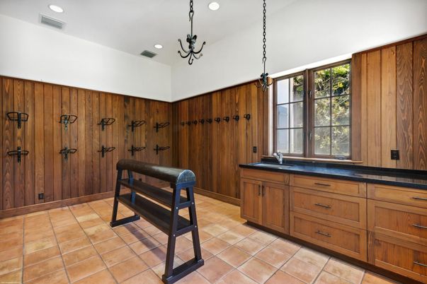 Interior, Pendant Lights, Recessed Lighting, Wooden Walls