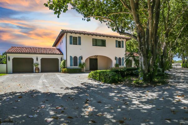 Attached, Exterior, Facade, Spanish Mediterranean