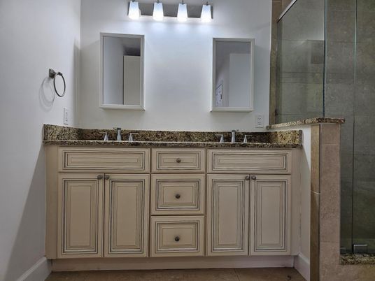 Bathroom, Dual Sink Vanities, Interior