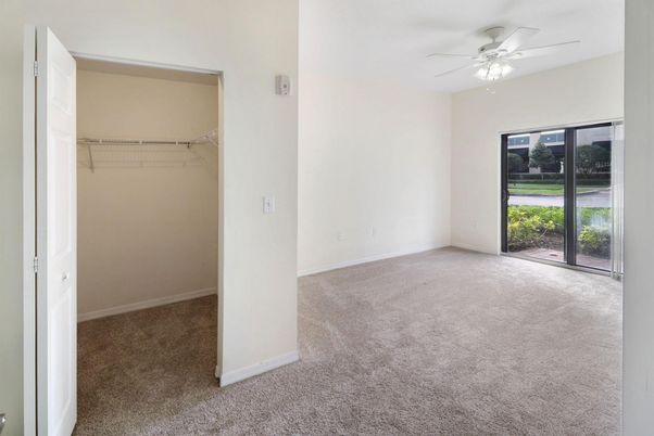 Empty room, Interior, Walk-in Closets