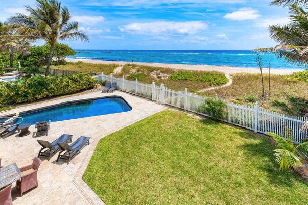 Exterior, Pool, Water