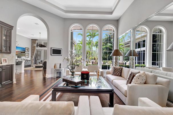 Interior, Living room, Pendant Lights, Recessed Lighting, Wood Texture Flooring