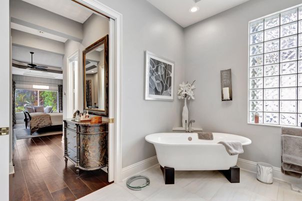 Bathroom, Free Standing Baths, Interior, Recessed Lighting, Wood Texture Flooring