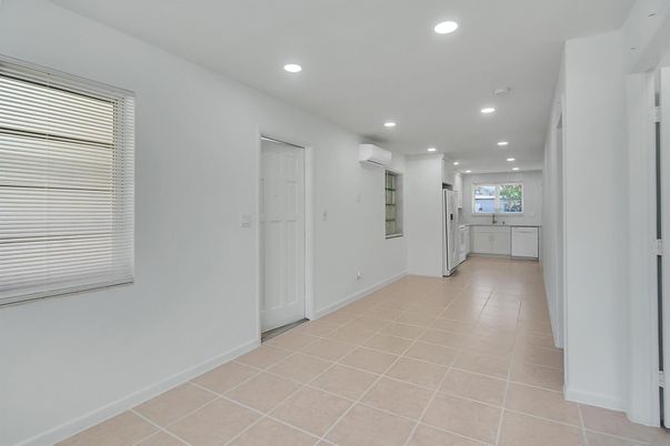 Empty room, Interior, Kitchen, Recessed Lighting