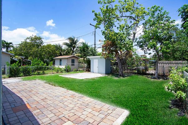 Backyard, Exterior