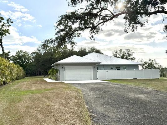 Backyard, Detached Garage, Exterior