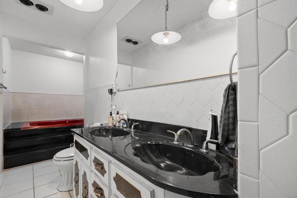 Bathroom, Interior, Pendant Lights