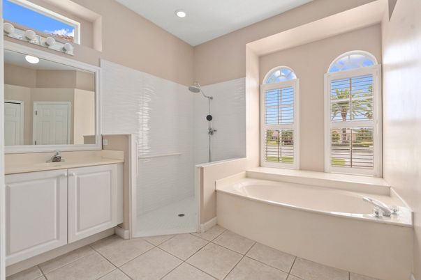 Bathroom, Interior, Recessed Lighting