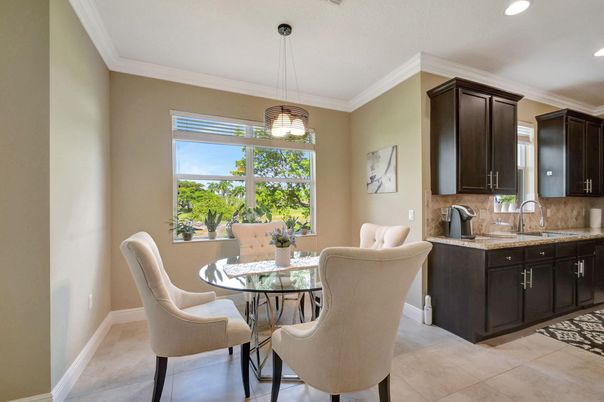 Dining room, Interior, Pendant Lights, Recessed Lighting