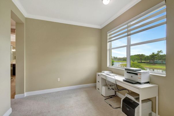 Home Office, Interior