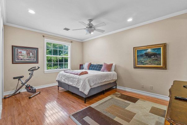 Bedroom, Fitness Equipment, Interior, Recessed Lighting, Wood Texture Flooring
